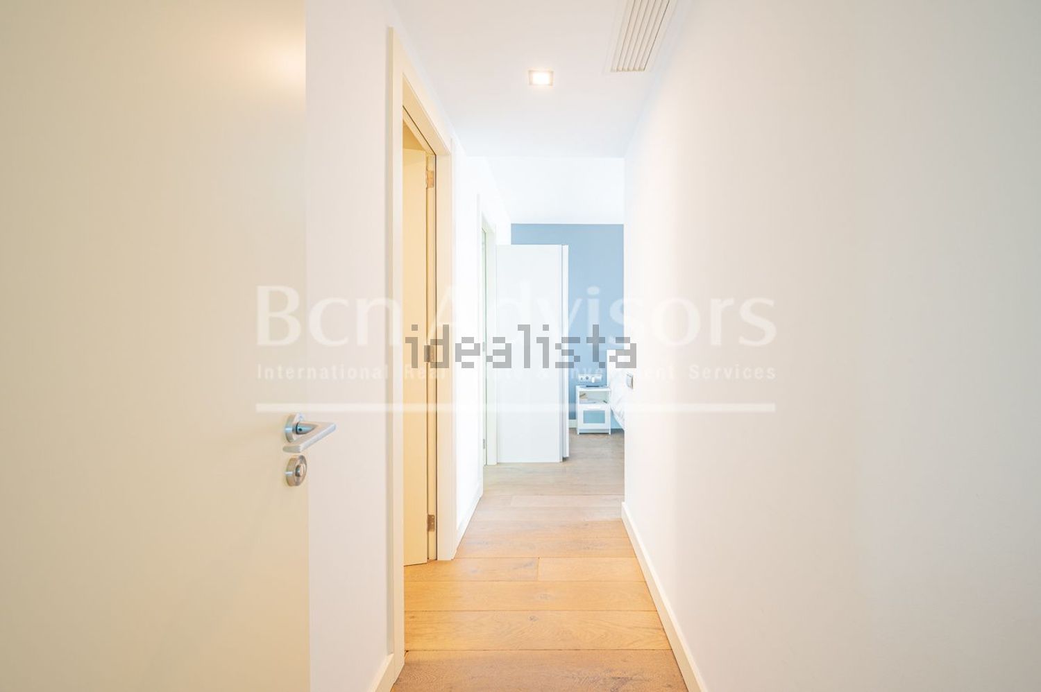 Piso en venta en primera línea de playa en Barcelona — Dormitorio