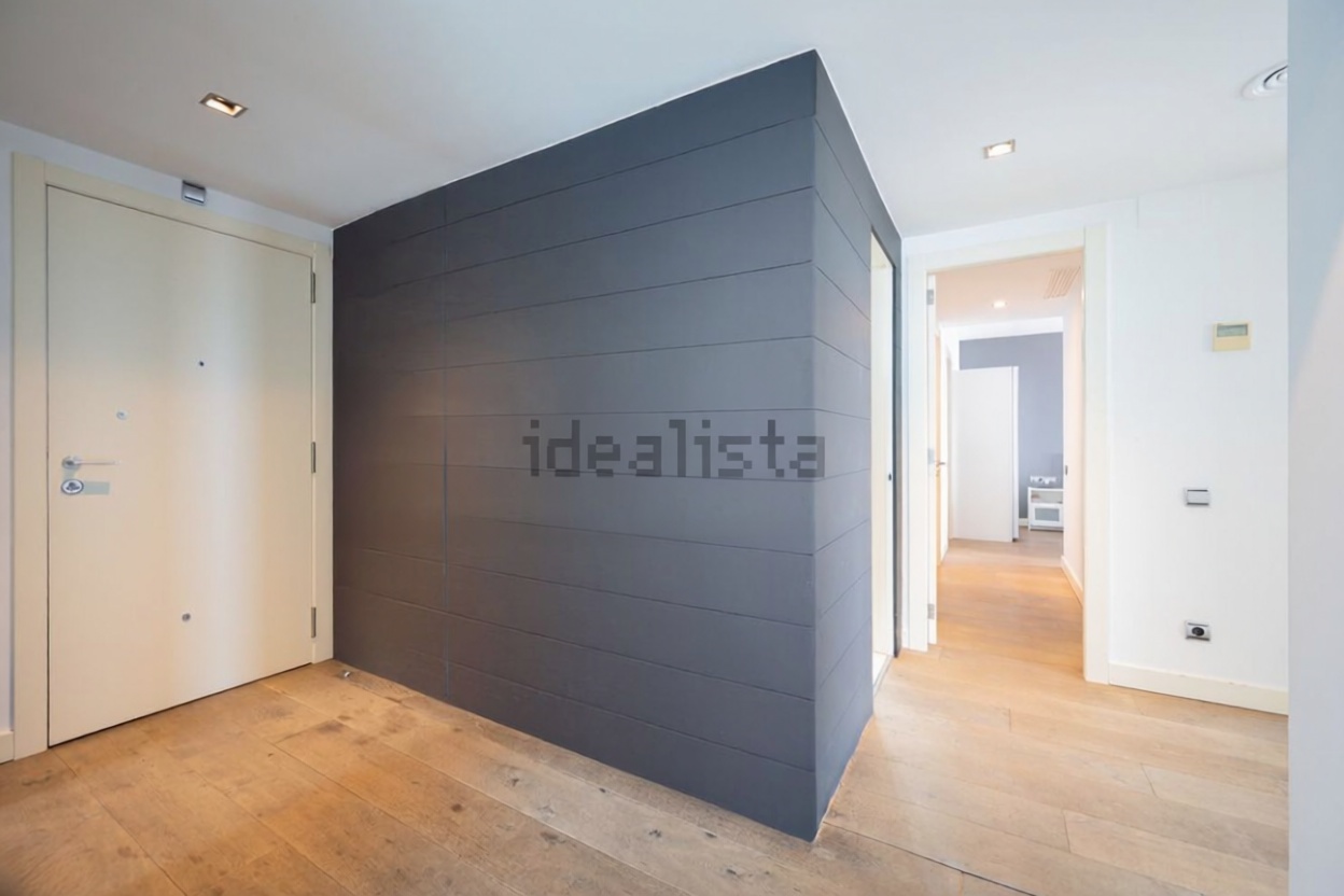 Piso en venta en primera línea de playa en Barcelona — Dormitorio