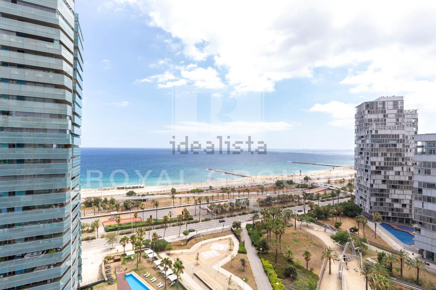 Flat for sale frontline beach in Barcelona — Sea view