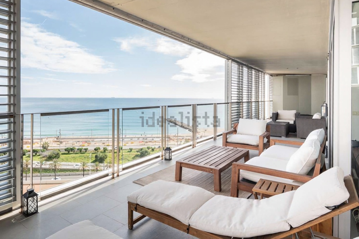Wohnung zum Verkauf in direkter Strandlage in Barcelona