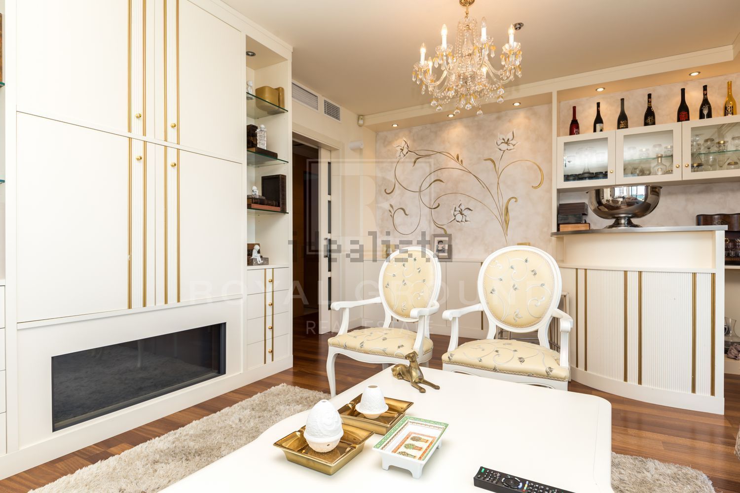 Flat for sale frontline beach in Barcelona — Bedroom
