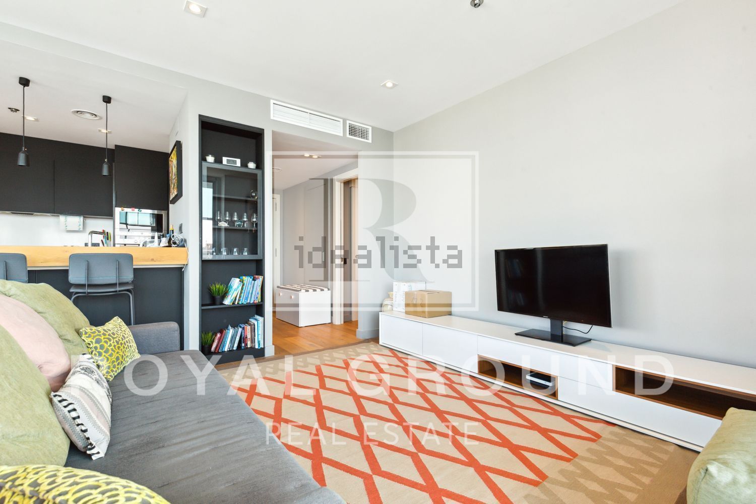 Flat for sale frontline beach in Barcelona — Living room