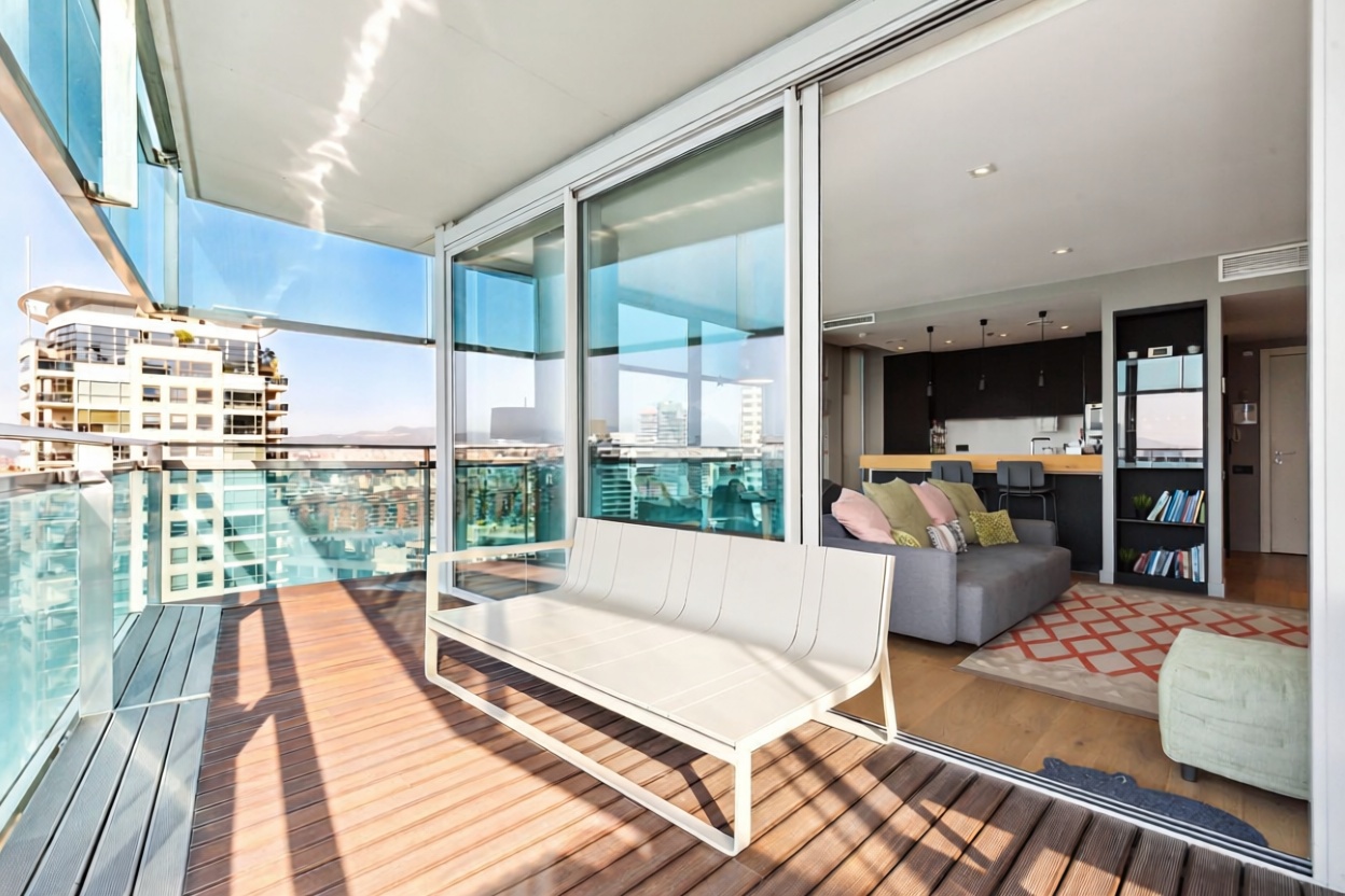 Flat for sale frontline beach in Barcelona — Sea terrace