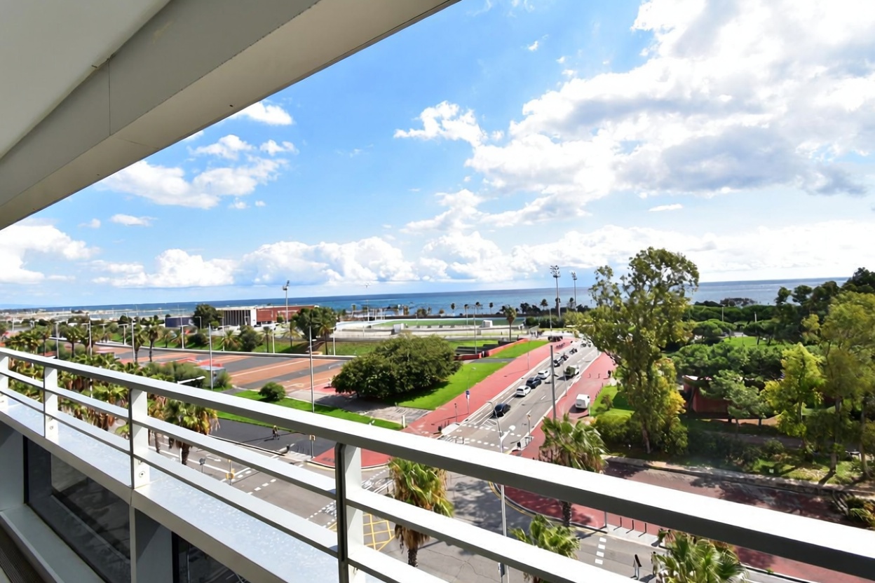 Piso en venta en primera línea de playa en Barcelona — Vista mar