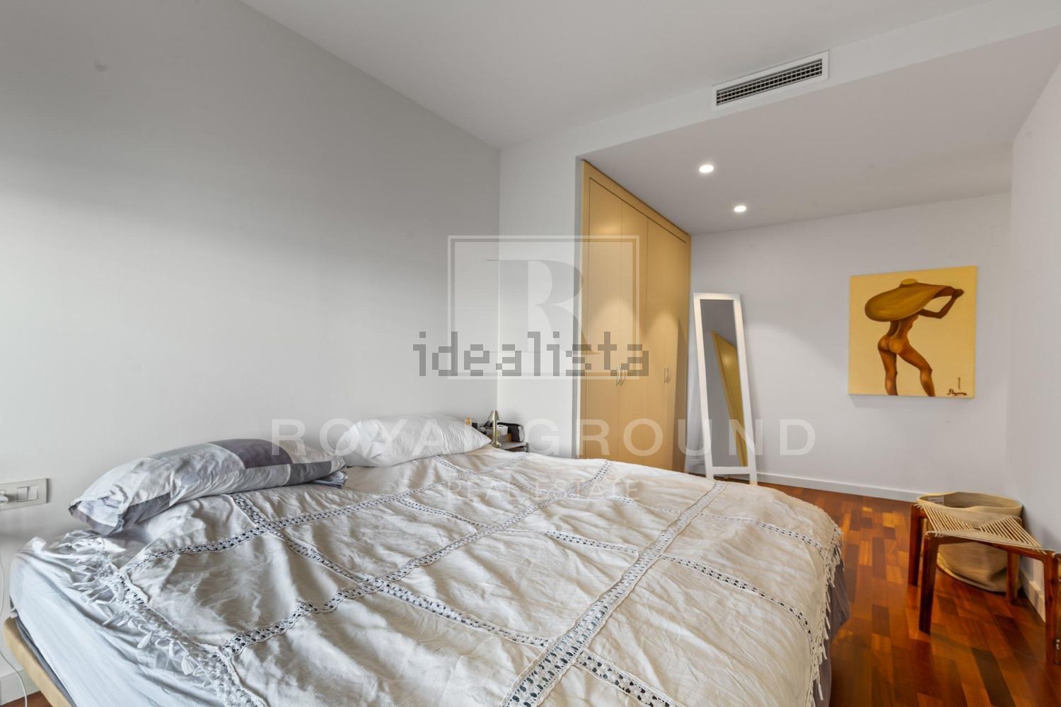 Piso en venta en primera línea de playa en Barcelona — Dormitorio