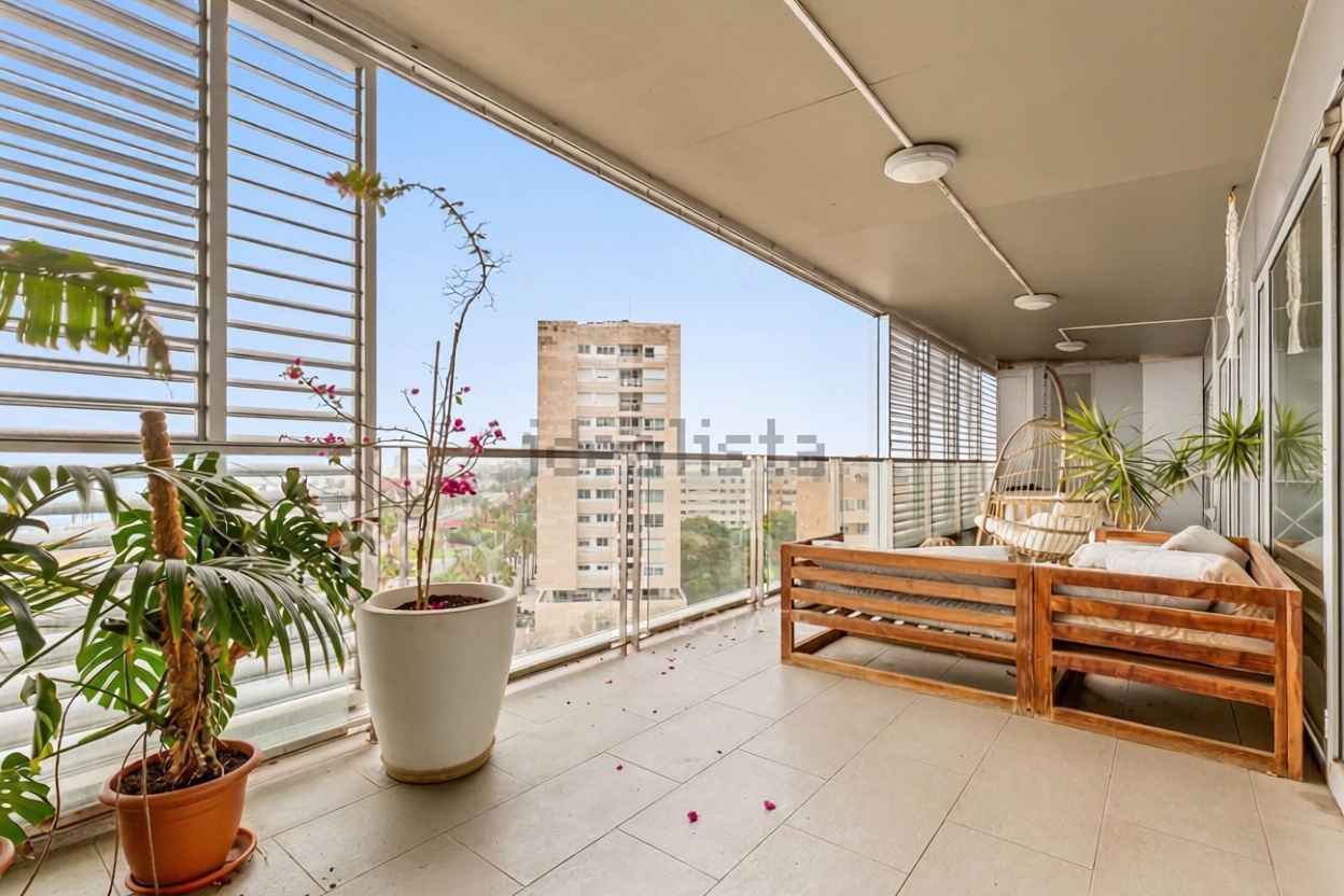 Wohnung zum Verkauf in direkter Strandlage in Barcelona