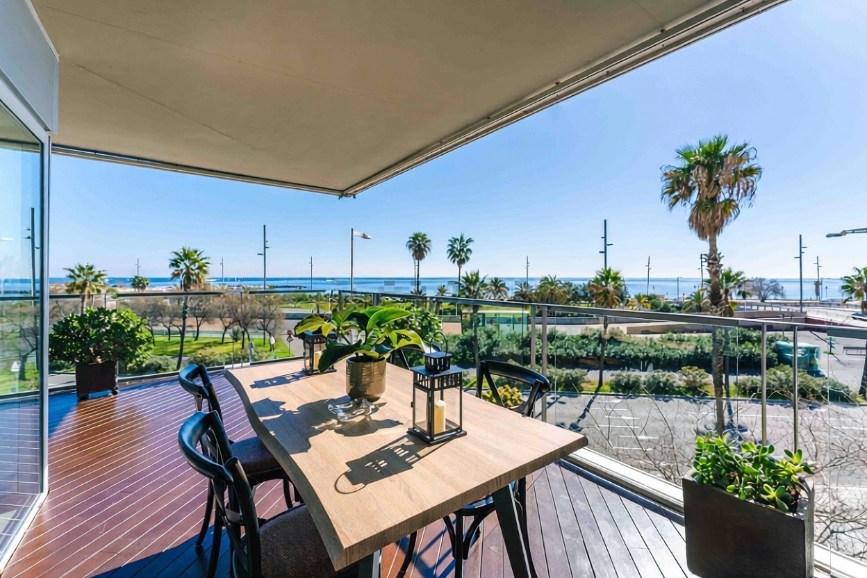Wohnung zum Verkauf in direkter Strandlage in Barcelona