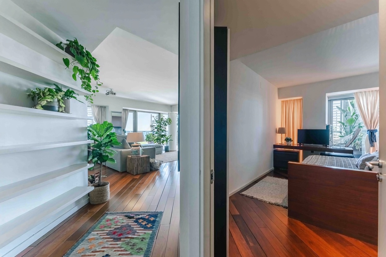 Flat for sale frontline beach in Barcelona — Bedroom