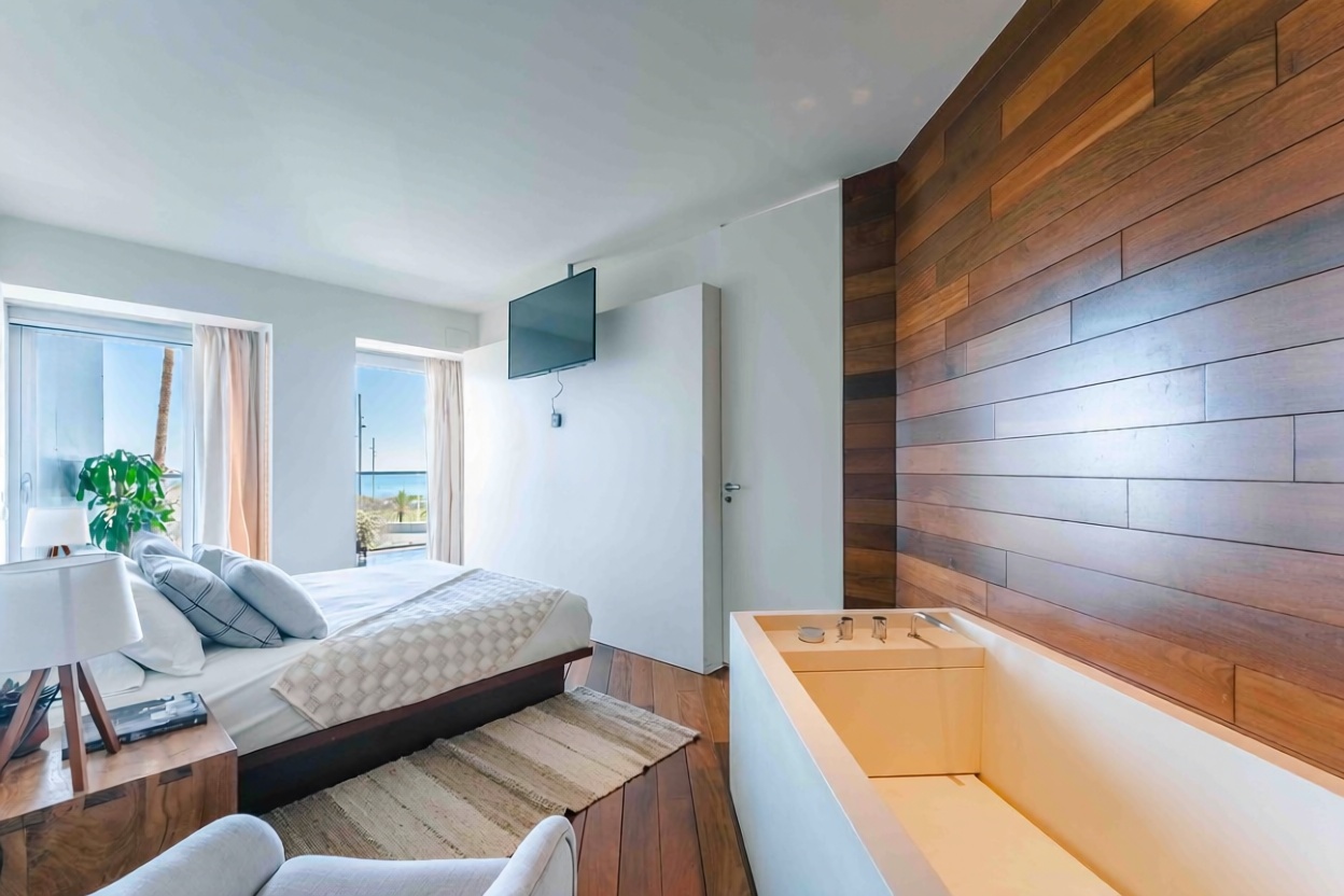 Flat for sale frontline beach in Barcelona — Bathroom