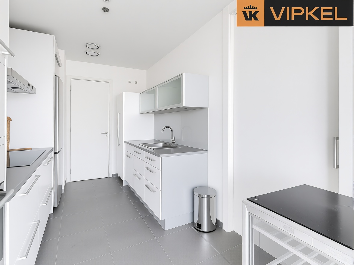 Flat for sale frontline beach in Barcelona — Kitchen