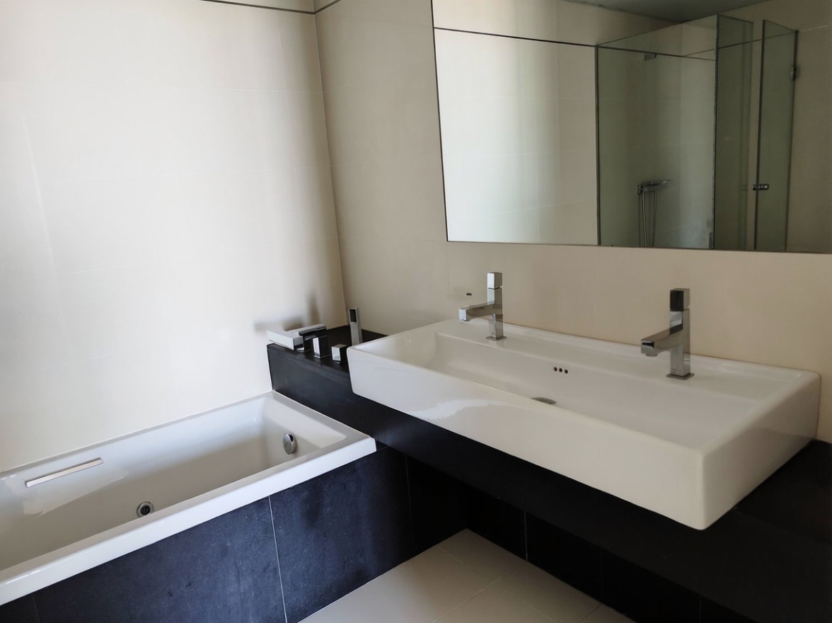 Piso en venta en primera línea de playa en Barcelona — Baño