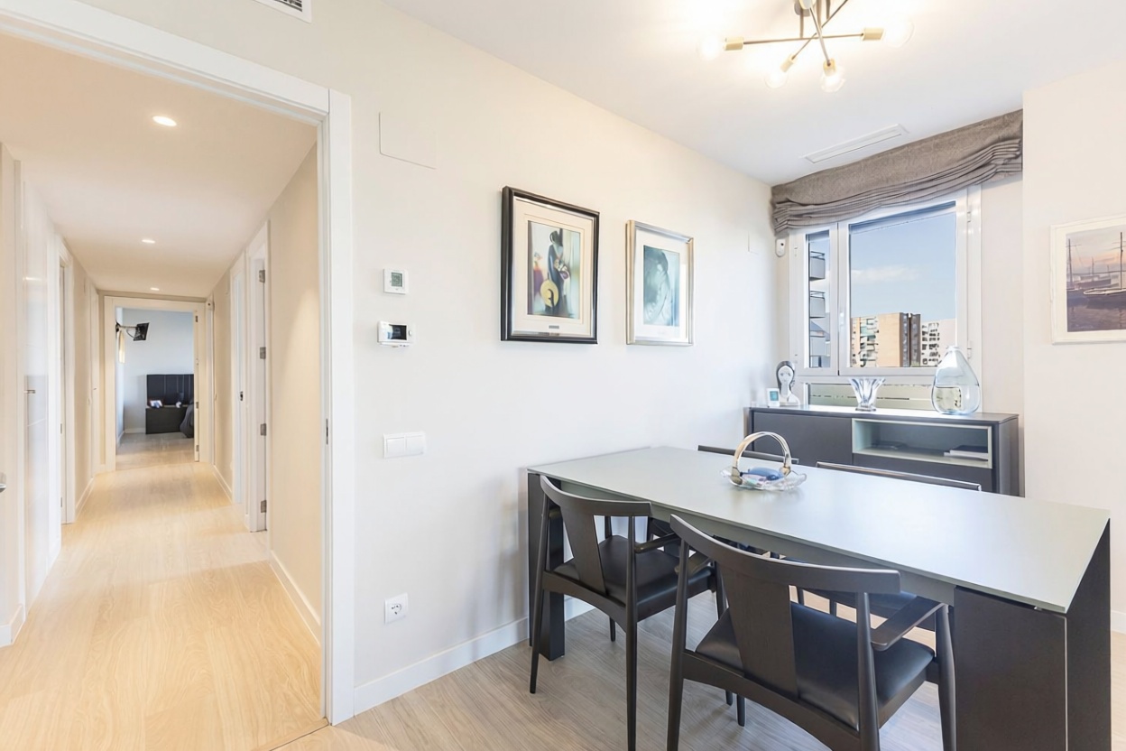 Piso en venta en primera línea de playa en Barcelona — Cocina
