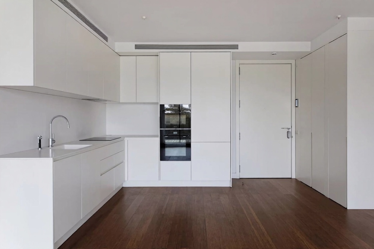 Piso en venta en primera línea de playa en Barcelona — Cocina