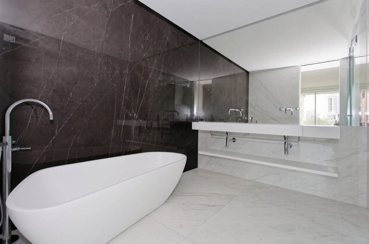 Piso en venta en primera línea de playa en Barcelona — Baño