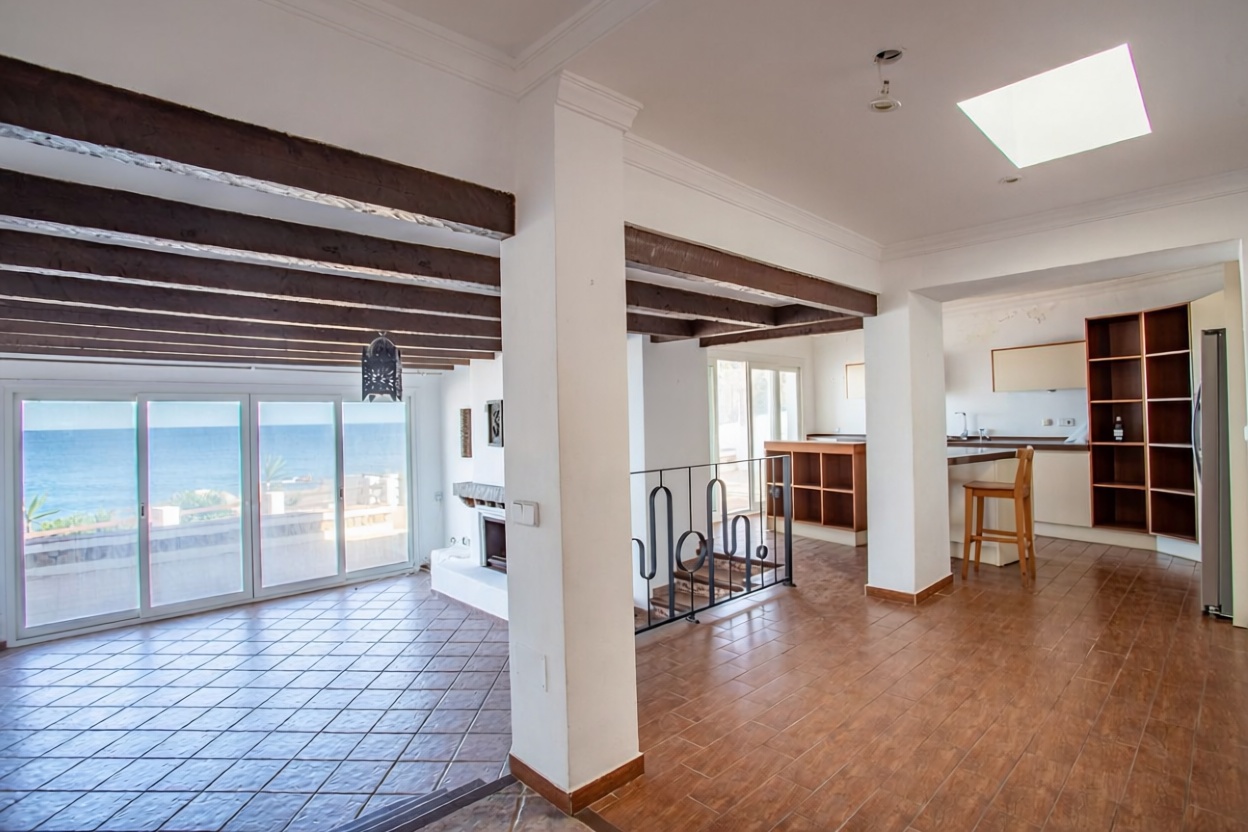 Chalet com acesso direto à praia em Manilva — Sala