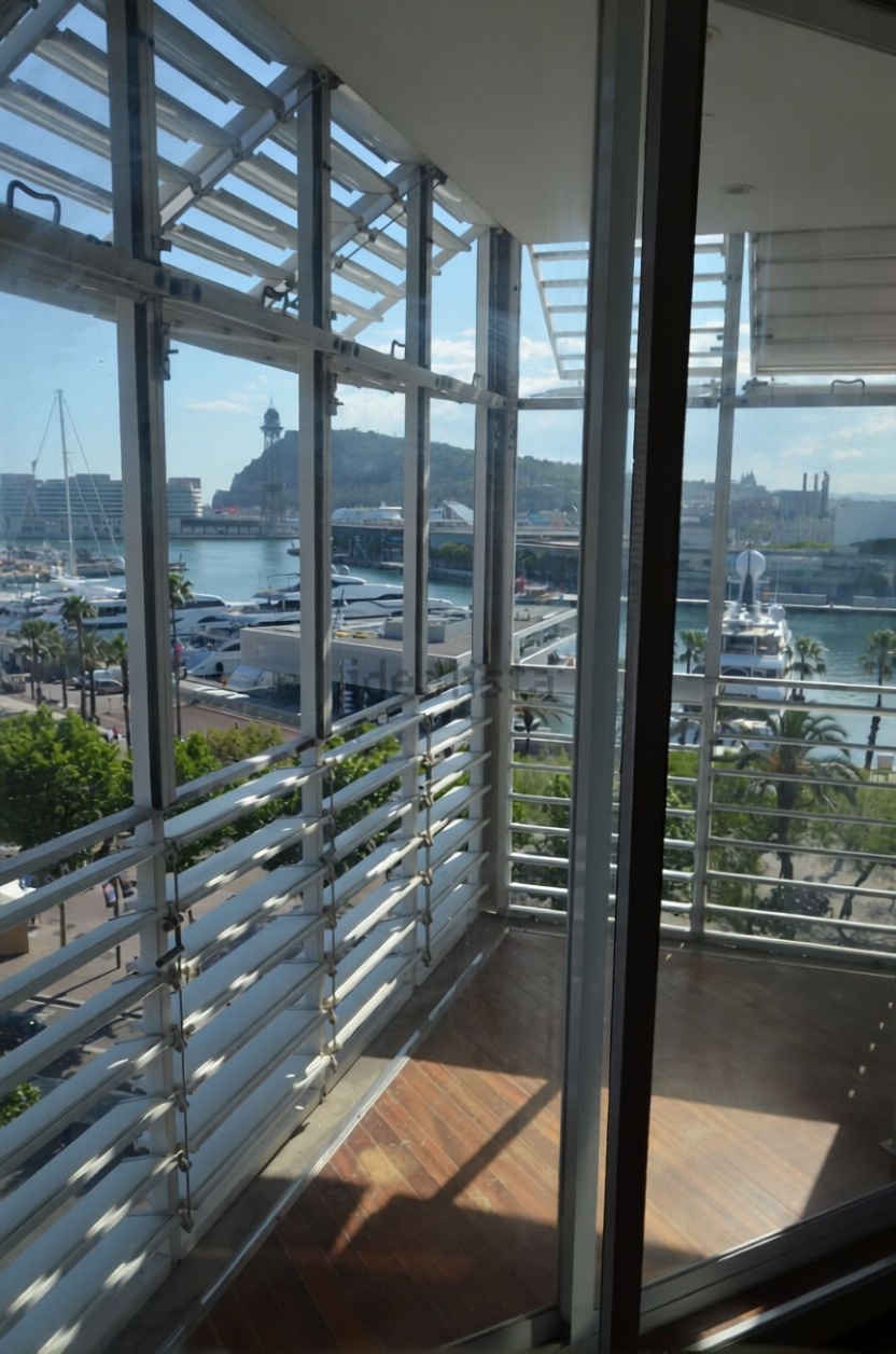 Dachgeschosswohnung zum Verkauf in erster Meereslinie in Barcelona — Meerterrasse