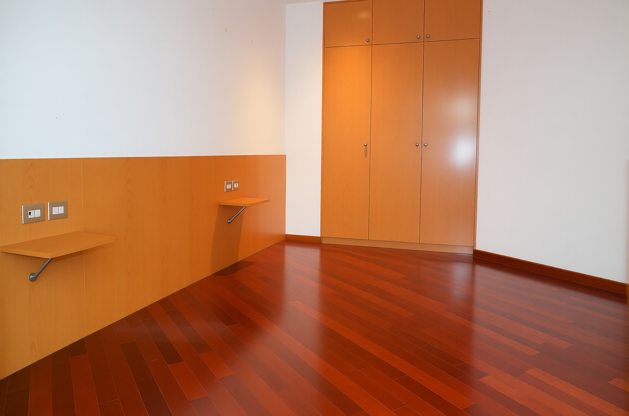 Dachgeschosswohnung zum Verkauf in erster Meereslinie in Barcelona — Schlafzimmer