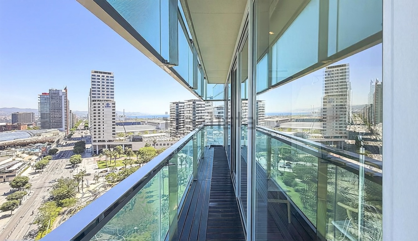 Piso en venta en primera línea de playa en Barcelona — Vista mar
