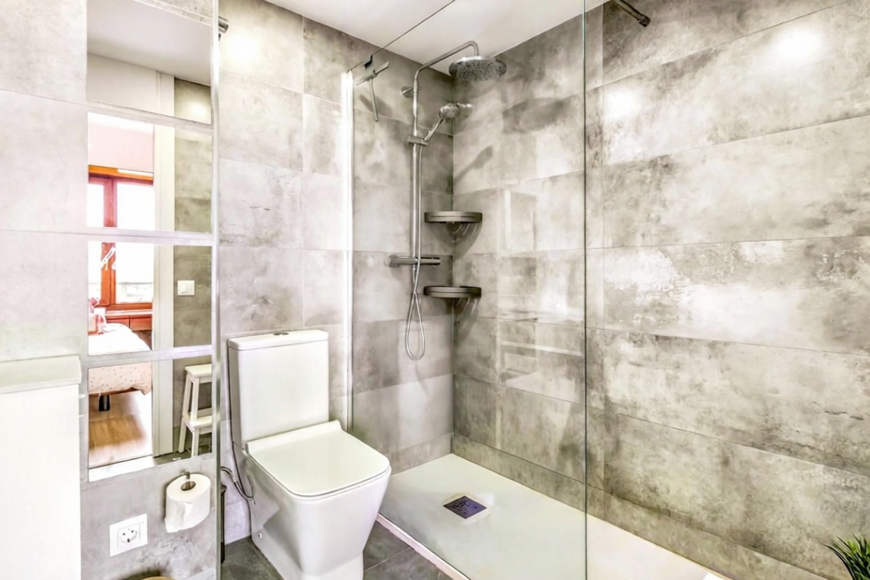 Piso en venta en primera línea de playa en Barcelona — Baño