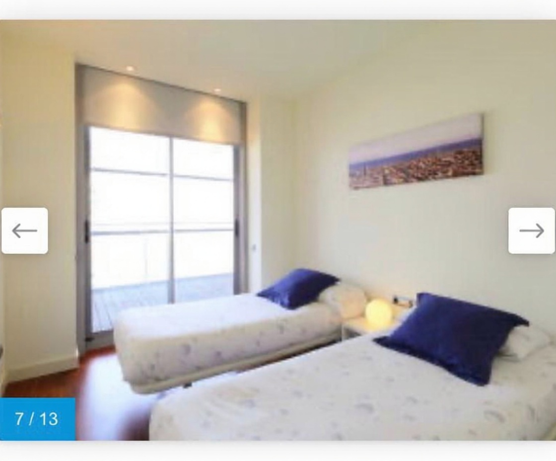 Piso en venta en primera línea de playa en Barcelona — Dormitorio