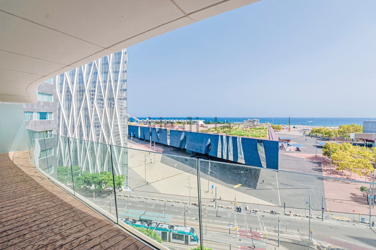 Квартира на продажу на первой линии пляжа в Barcelona