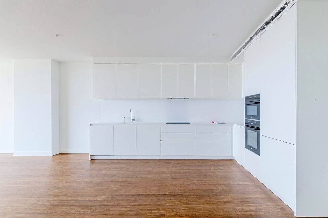 Piso en venta en primera línea de playa en Barcelona — Salón