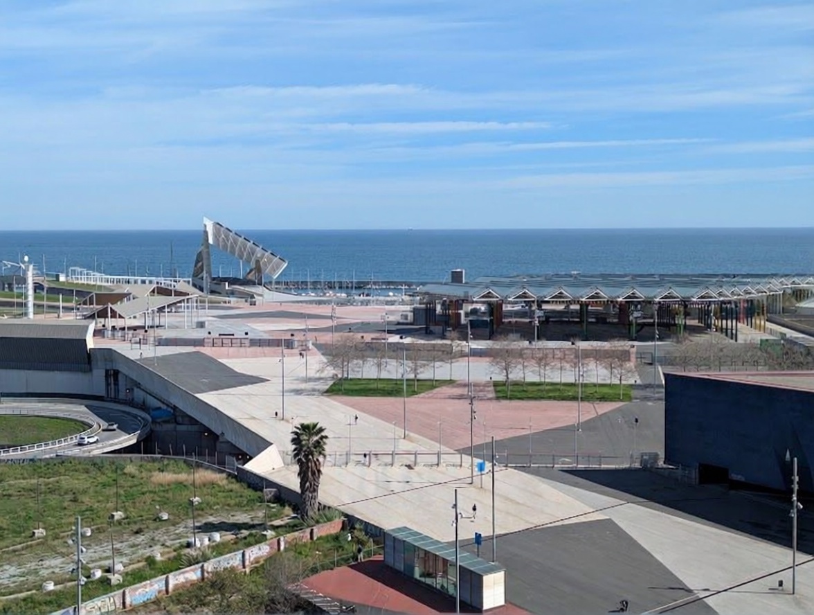 Wohnung in erste Strandlinie in Barcelona — Meerblick