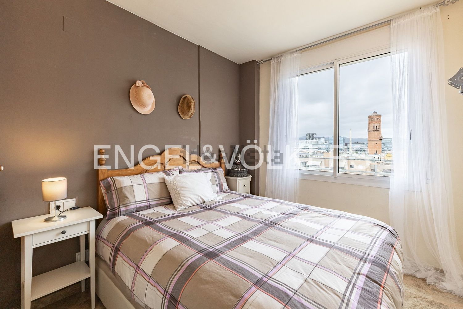 Piso en venta en primera línea de playa en Barcelona — Dormitorio