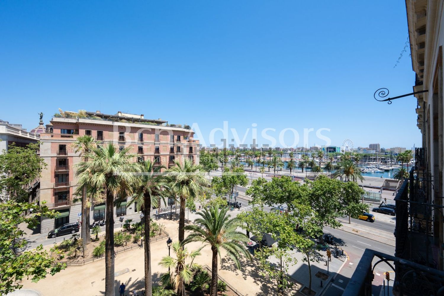 Piso en venta en primera línea de playa en Barcelona — Vista mar
