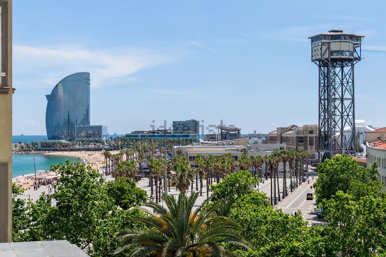 Квартира на продажу на первой линии пляжа в Barcelona