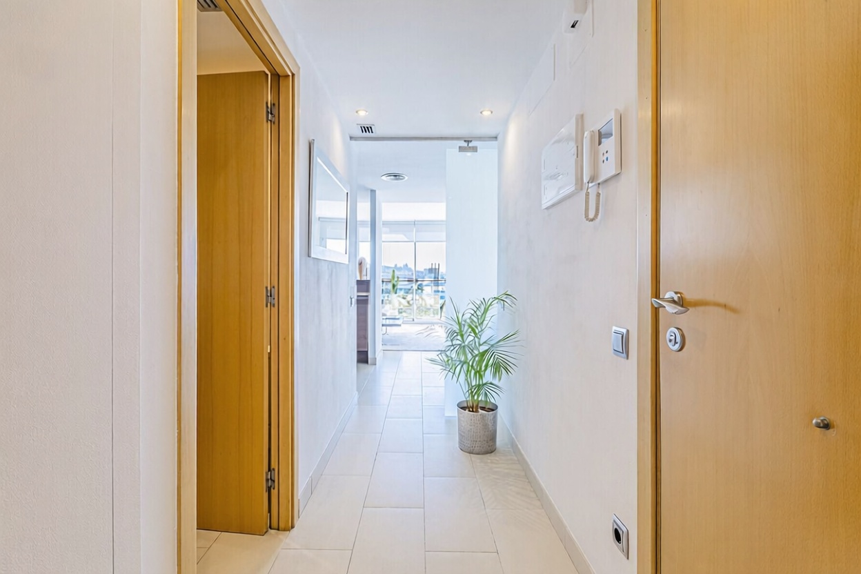 Dachgeschosswohnung zum Verkauf in erster Meereslinie in Ribeira — Bad