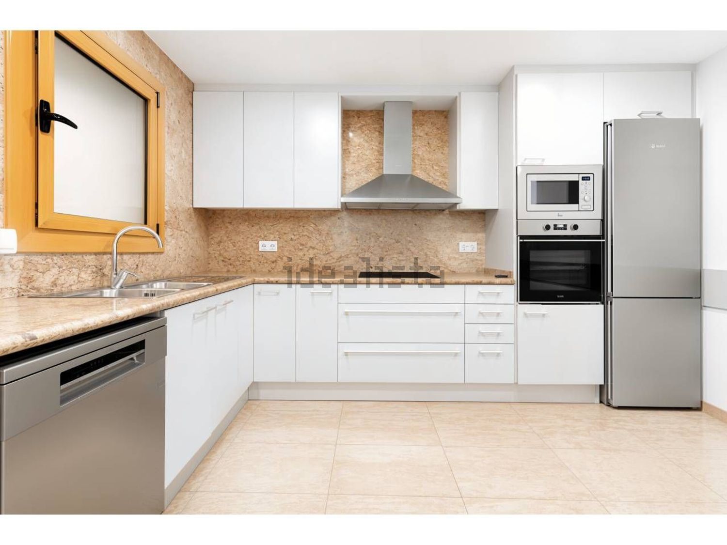 Appartement à vendre pieds dans l'eau à Ribeira — Cuisine