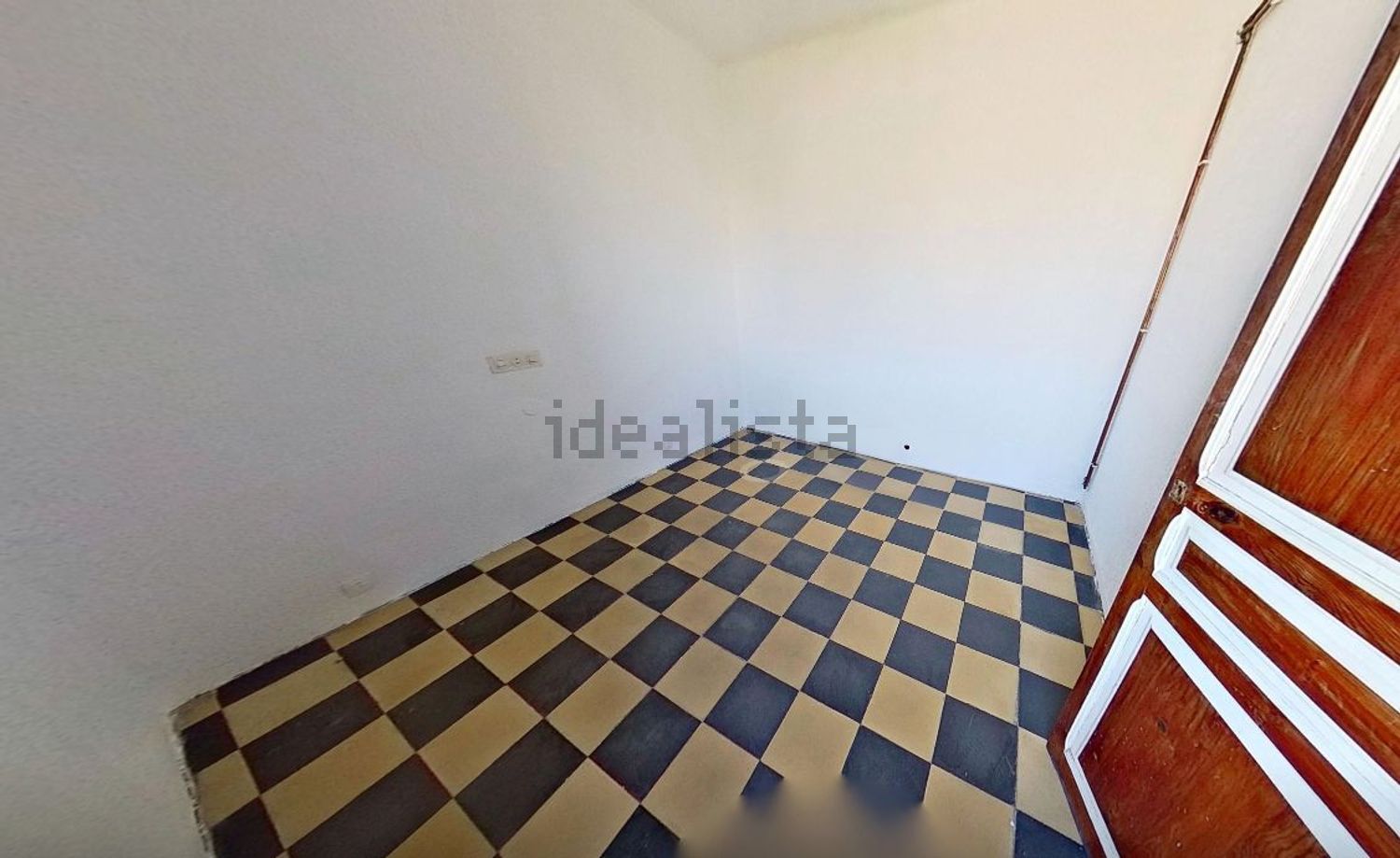 Piso en venta en primera línea de playa en Barcelona — Dormitorio