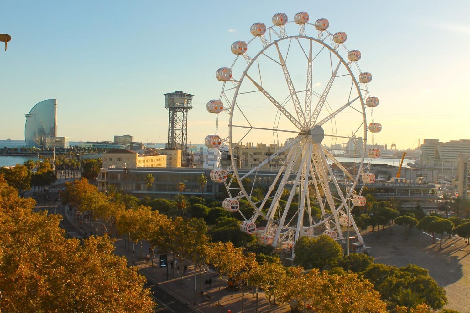 Piso en venta en primera línea de playa en Barcelona — Cocina