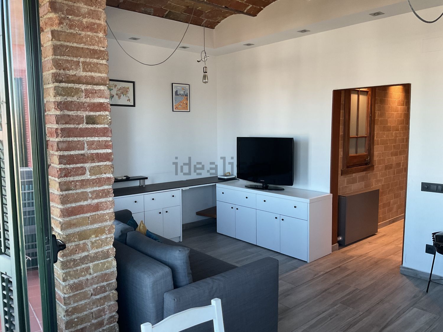 Piso en venta en primera línea de playa en Barcelona — Salón