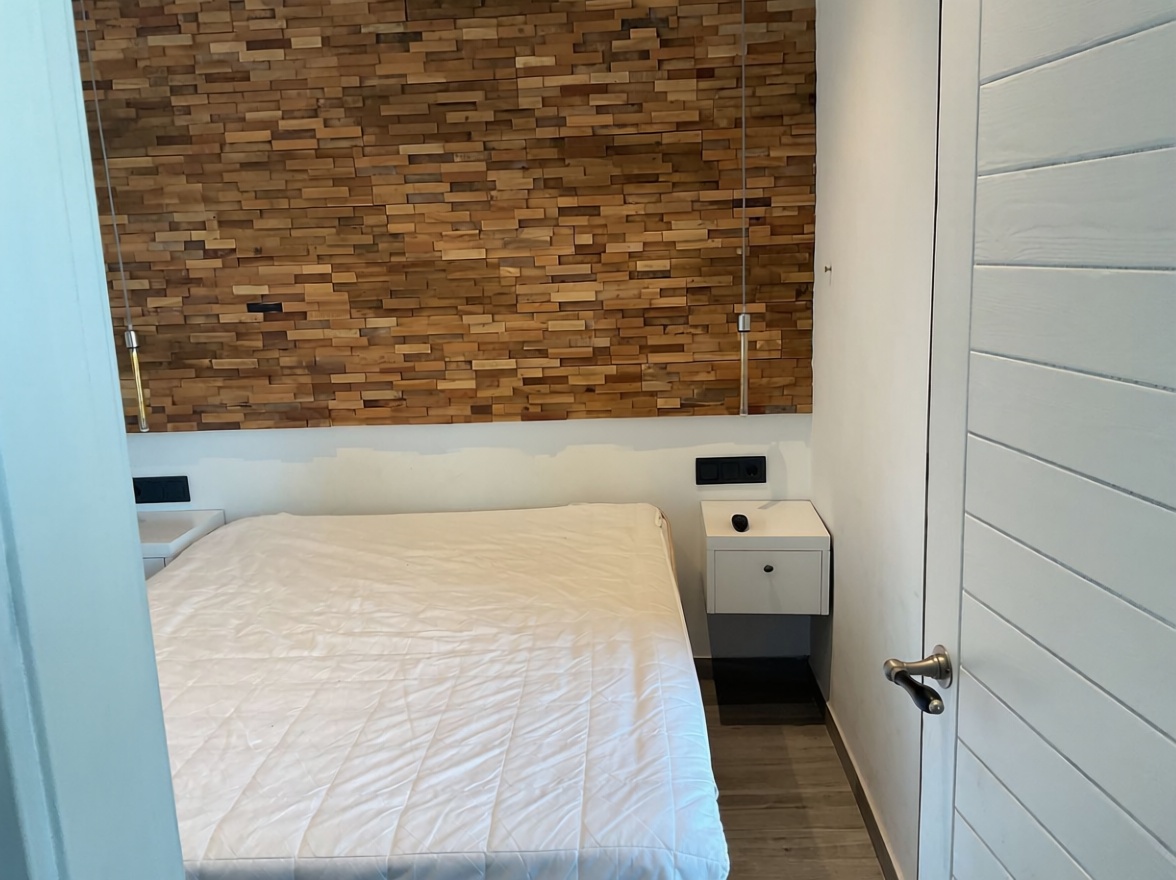 Piso en venta en primera línea de playa en Barcelona — Dormitorio