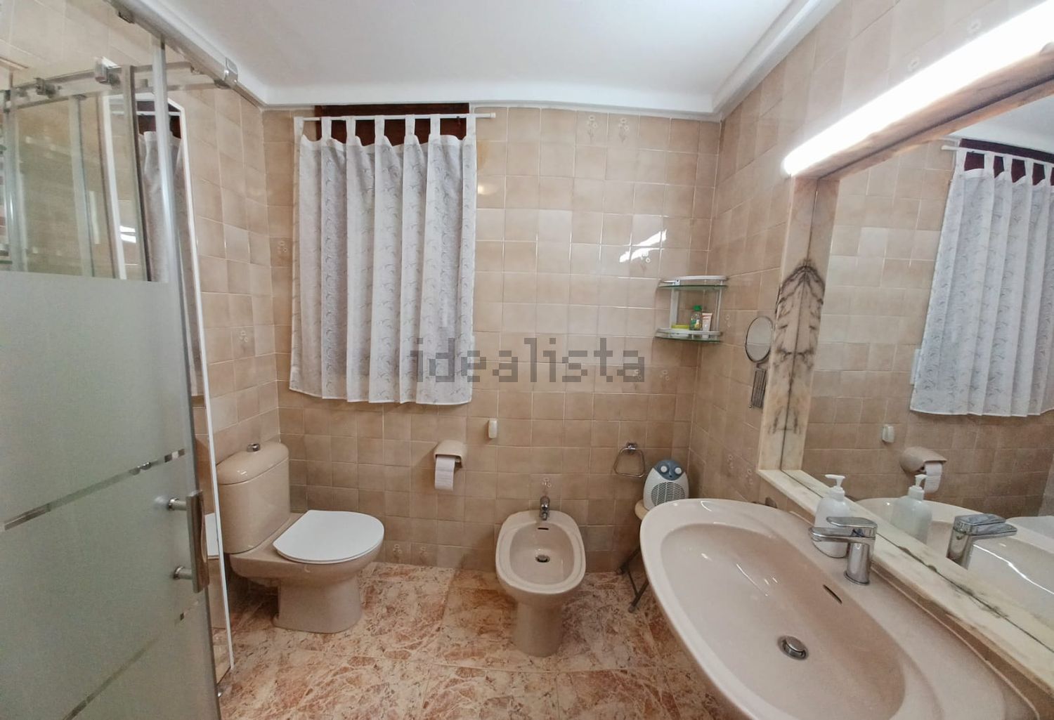 Wohnung zum Verkauf in direkter Strandlage in Cambrils — Bad
