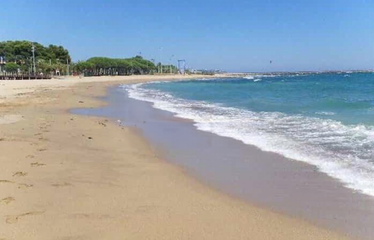 Flat for sale frontline beach in Cambrils — Sea view