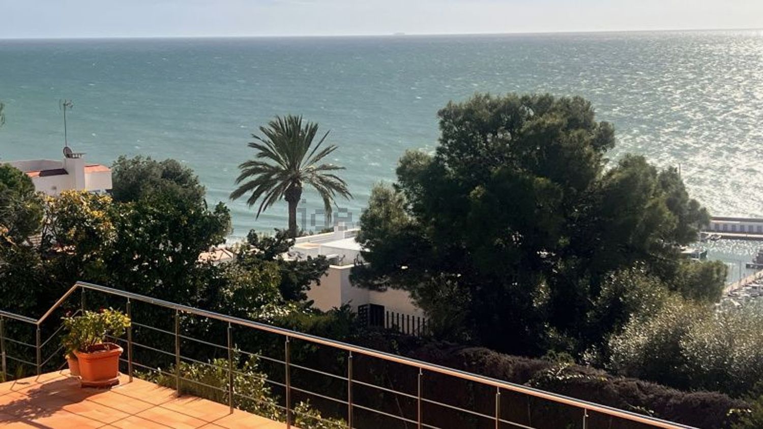 Chalet en venta con acceso directo a la playa en Sitges