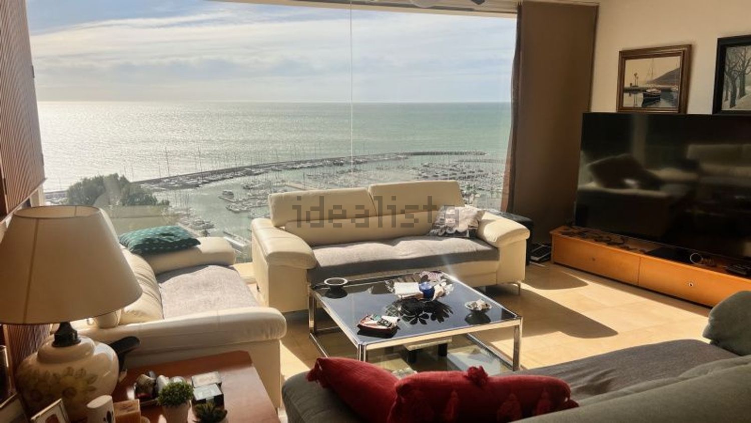 Chalet for sale with direct beach access in Sitges — Kitchen
