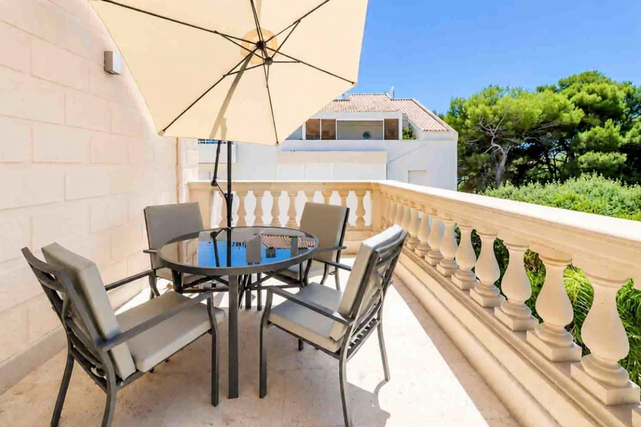 Chalet mit direkter Strandzugang in Sitges — Bad