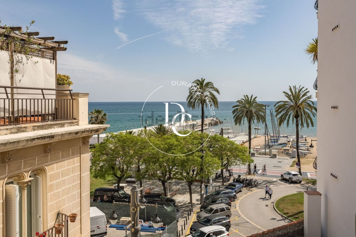 Chalet for sale with direct beach access in Sitges