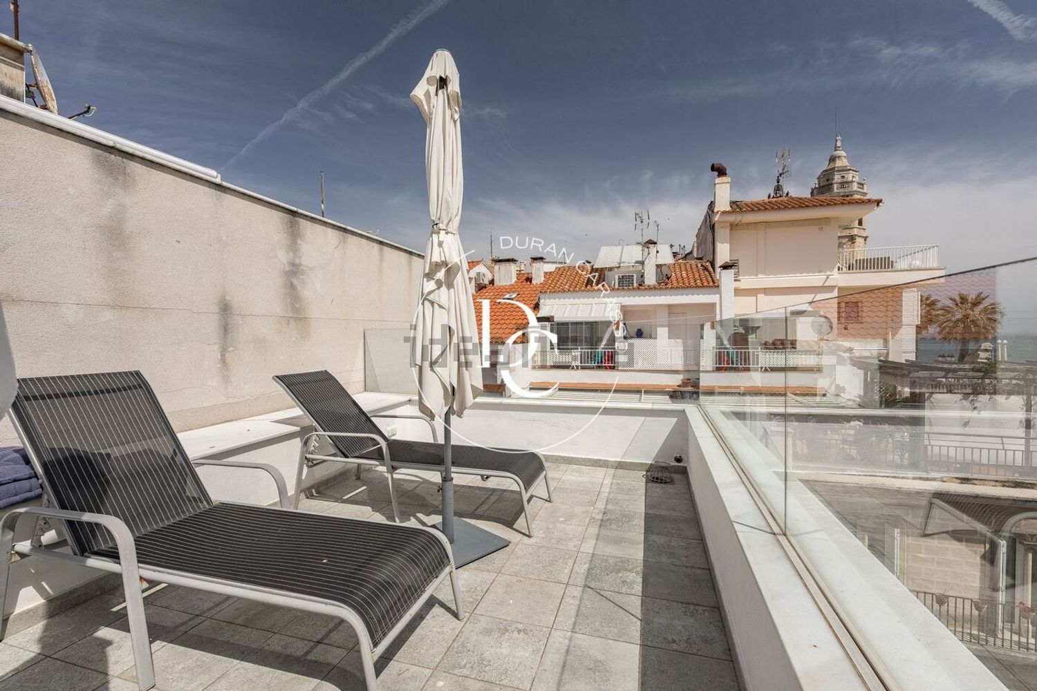 Chalet for sale with direct beach access in Sitges