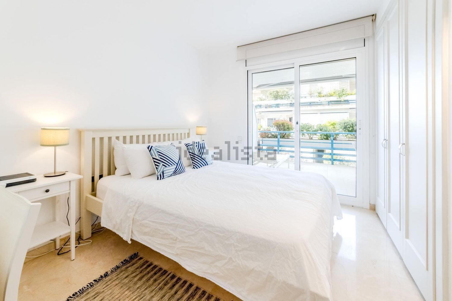 Piso en venta en Paseo Marítim — Chambre