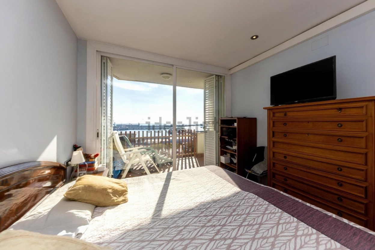 Piso en venta en Paseo Marítim — Chambre