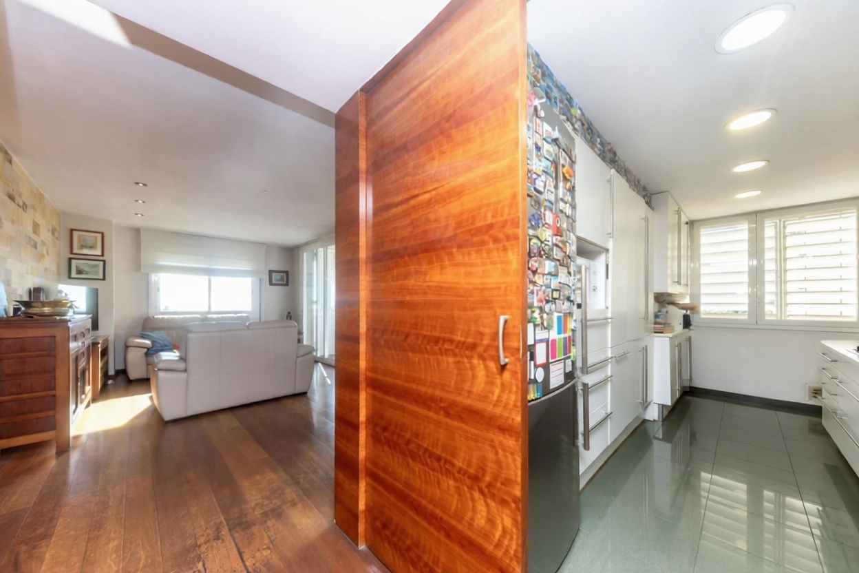 Piso en venta en Paseo Marítim — Cuisine
