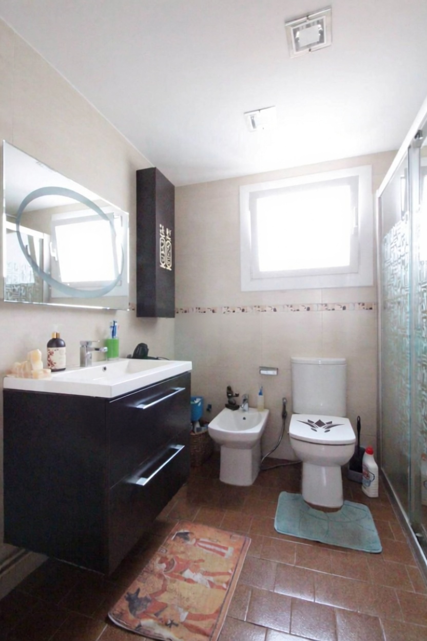 Ático en venta en Rambla de la Pau — Sanitaires