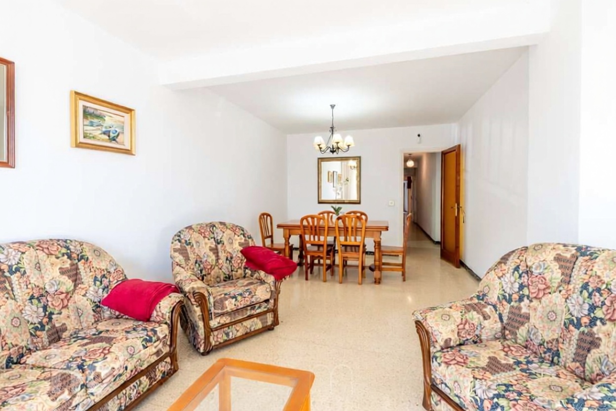 Piso en venta en Paseo Marítim — Séjour