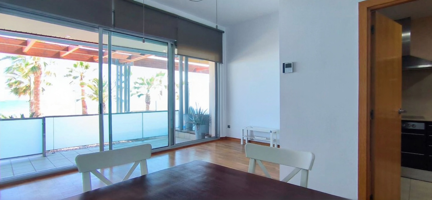 Wohnung in erste Strandlinie in Cubelles — Küche