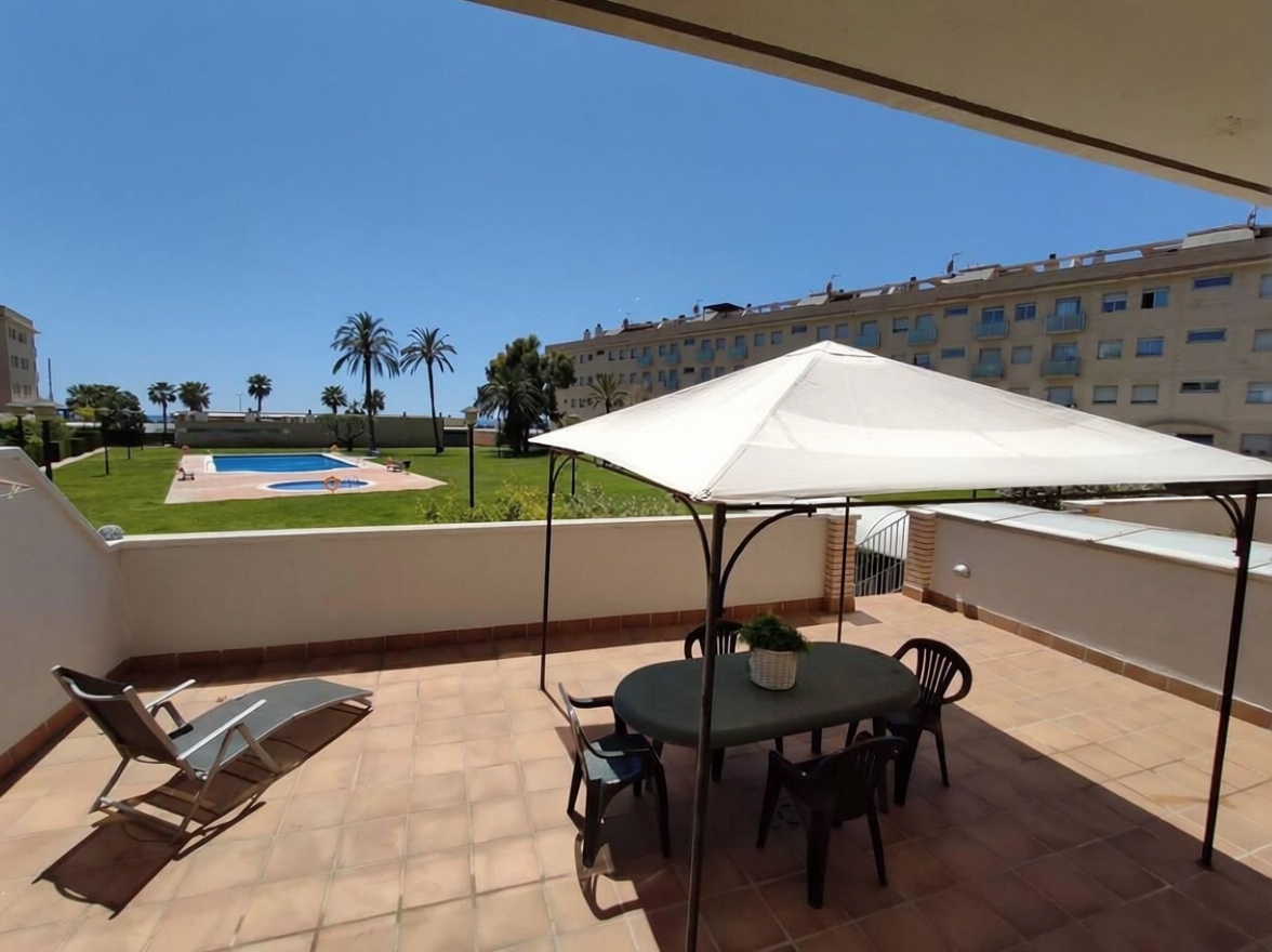 Piso en venta en Pla de Sant Pere-Les Salines — Meerterrasse